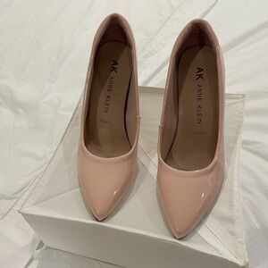 Anne Klein Shoes Grazen Pointed Toe Pump Block Heel, Patent Leather Pink, size 8